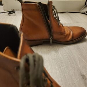 Zip-up Leather Brown Mens Boots Size 7.